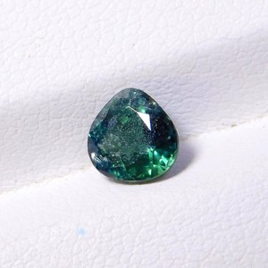 Saphir vert naturel facetté, forme cœur, 6x6x3,4 mm, pierre précieuse non montée - Product Image 3