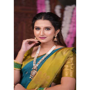 ผ้าไหมเนื้อนุ่มสีฟ้าทะเลลายทอเอลีทวีฟส์ พร้อมขอบลายดอกไม้ปักดิ้นทองสำหรับงานแต่งงาน - Product Image 2