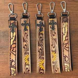 Bracelet Concho en cuir repoussé à la main tendance de luxe pour les porte-clés en cuir de vachette occidental des femmes pour les clés de voiture lanière en cuir véritable - Product Image 6