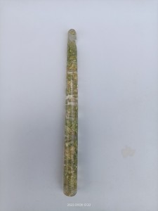 เข็มโครเชต์เรซิ่นสีเขียวทองใสประกายวิบวับ ด้ามจับเรียบเนียนตามหลักสรีรศาสตร์ อุปกรณ์ถักไหมพรมสำหรับงานฝีมือโครเชต์ DIY - Product Image 3
