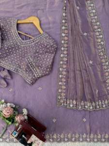 Exclusivo Sari de Seda Fendi con Diseño de Diseñador y Blusa Elegante, Estilo Étnico Moderno, Última Tendencia India, Ropa de Fiesta Modesta para Mujer - Product Image 4