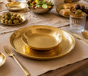 Plateaux de service en métal doré pour services de traiteur d'événements spéciaux et présentation élégante de buffet avec une qualité supérieure - Product Image 3