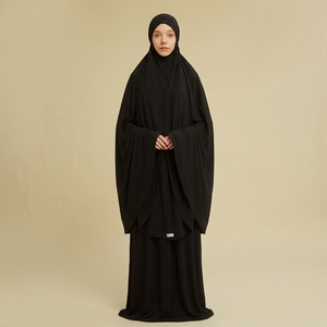 Robe de prière musulmane de luxe en rayonne noire 100 % premium pour femme, douce, respirante, élégante, longue, avec khimar et mukena intégrés - Product Image 4