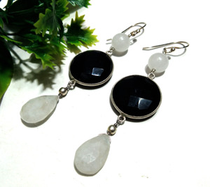 Pendientes de ónix negro natural y piedra lunar arcoíris: Pendientes colgantes de plata de ley 925 para niñas y mujeres - Product Image 2