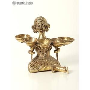 3.8นิ้วของชนเผ่าทองเหลืองขนาดเล็กของชาวเผ่า Diya (โคมไฟ) พร้อมศิลปะ dhokra สำหรับตกแต่งบ้านของขวัญและวัดทำในอินเดีย - Product Image 1