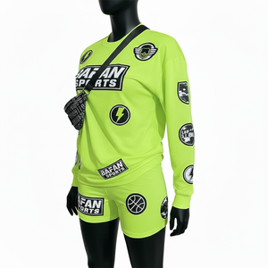 Conjunto de Camiseta y Pantalones Cortos de Algodón y Poliéster para Mujer, 220 GSM, con Logotipo Personalizado por Transferencia Térmica, 100% Algodón - Product Image 4