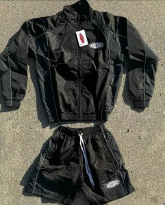 Conjunto de dos piezas personalizado 2026: Chándal cortavientos de nailon sublimado y conjunto de shorts cortavientos con cremallera de poliéster estilo vintage para streetwear. - Product Image 3