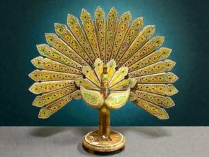 Decoración de Pavo Real de Madera Hecha a Mano, Arte Popular, Decoración del Hogar, Artesanía de Rajastán, Patrón Animal Pintado - Product Image 1