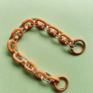 Chaîne à maillons en résine acrylique de créateur, best-seller, audacieuse et tendance, pour colliers et accessoires, disponible à la vente - Product Image 4