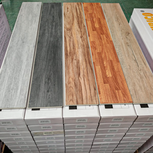Suelo SPC de Alta Resistencia para Oficina Comercial, Resistente al Agua y al Desgaste, con Recubrimiento UV, Sistema de Bloqueo por Clic, en Tamaños de 6''x36'', 7''x48'' y 9''x60'' - Product Image 2