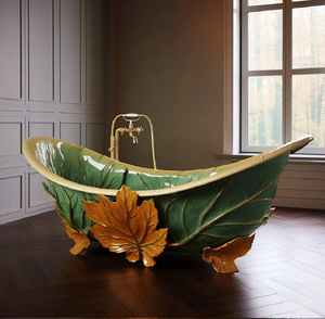 Bañera rústica de cobre envuelta en hierro forjado negro con delicados capullos rosas, disponible a precios de mayorista. - Product Image 2