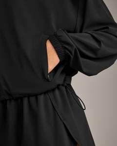 Conjunto de Chaqueta y Pantalones Cortos Ligeros de Alto Rendimiento con Tela Elástica en 4 Direcciones, Ventilación Trasera y Dobladillo Ajustable para Mujer - Product Image 4