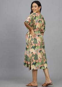 Caftán maxi de algodón con estampado de pavo real, hecho a mano en India, ligero, ideal como pareo de playa. - Product Image 6