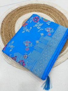 ผ้าไหมสีฟ้าอ่อน ลายดอกไม้ปักดิ้นเงิน พร้อมผ้าคลุมไหล่เข้าชุด จากบริษัทพรายอชา - Product Image 3