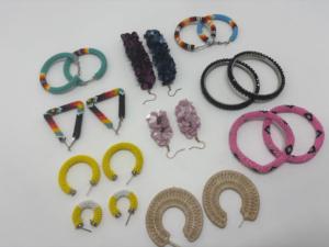 Conjunto de Pendientes Colgantes y Pulsera de Macramé con Cuentas de Cobre Hechas a Mano, Diseño Elegante con Forma de Corona y Baño de Plata, Encanto Artesanal - Product Image 5
