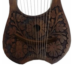 Lira de madera de 10 cuerdas con diseño floral, instrumento musical portátil para principiantes, llave de afinación, bolsa de transporte, diseño tallado pulido, estilo folclórico - Product Image 2