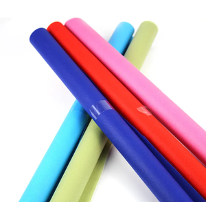 Tela no tejida de polipropileno spunbonded de peso medio con patrón cruzado liso, ecológica, de Vietnam, para uso médico y embalaje. - Product Image 4
