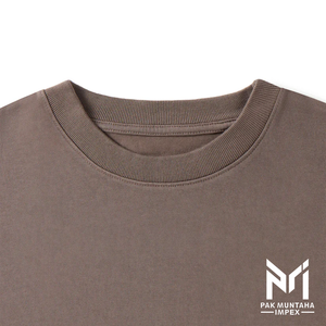 T-shirt décontracté pour homme Pak Muntaha Impex, coupe classique, 100 % coton respirant, col rond, manches courtes, logo imprimé sur le devant, couleur unie - Product Image 3