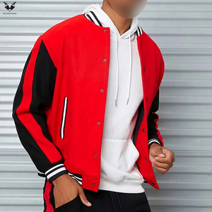 เสื้อแจ็คเก็ตเบสบอลวาร์ซิตี้สีดำและสีแดงสำหรับผู้ชายสไตล์สตรีทแวร์วัยรุ่น ผลิตจากวัสดุที่เป็นมิตรต่อสิ่งแวดล้อมและสัมผัสนุ่ม เหมาะสำหรับใส่กลางแจ้ง - Product Image 6