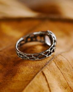 Anillo de Plata de Ley con Cuarzo Rosa, Diseño de Rama de Árbol, Hojas Florales, Inspirado en la Naturaleza, Joyería con Hojas, Certificado IGI, Alta Calidad - Product Image 3