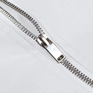 เสื้อแจ็คเก็ตบอมเบอร์ผ้าโพลีเอสเตอร์ 100% ระบายอากาศได้ดีสำหรับฤดูหนาว บุด้วยใยฝ้าย พร้อมโลโก้เท่ห์และดีไซน์สั่งทำพิเศษสำหรับผู้ชาย ขายส่ง - Product Image 4