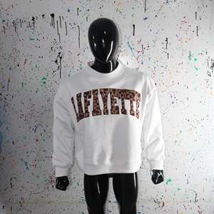 Sudadera LAFAYETE WHITE con cuello alto, 100% algodón, con apliques de leopardo bordados, cuello ancho, hilos finos. - Product Image 6