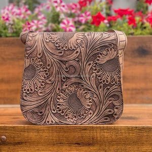 กระเป๋าสะพายคาดลำตัวหนังแท้สำหรับผู้หญิงทำจากหนังวัวแกะสลักมือออกแบบใหม่ - Product Image 5