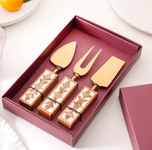 Ensemble de couteaux à fromage de luxe avec manche en bois – Ensemble de couteau et fourchette à fromage en acier inoxydable pour servir gâteau, beurre et fromage - Product Image 3