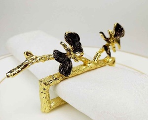 Support de serviettes en métal fait main en gros, organisateur de mouchoirs de table haut de gamme pour la maison, support de serviettes à double fente pour l'exportation - Product Image 1