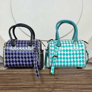 Bolsa de Viaje de Gran Capacidad y Diseño Elegante, Bolsa de Viaje Ligera de Moda, Bolsa de Gimnasio de Fin de Semana de Cuero a Cuadros Premium - Product Image 5