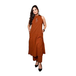 Ensemble coordonné en coton slub avec manches coupées et broderies élégantes pour un style décontracté - Product Image 1