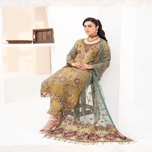 Organza Brodé Pakistanais Panjabi Robes pour femmes sur Organza Trois Pièces costumes Pakistanais Designers par Ramsha Vol M-8 - Product Image 5