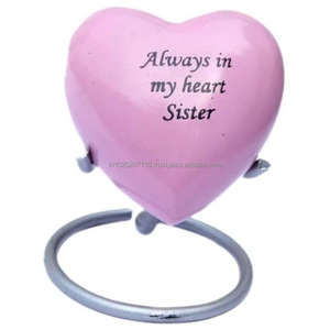 โกศโลหะรูปหัวใจสำหรับตกแต่งพร้อมโครงสร้างสัญลักษณ์โบราณเหมาะสำหรับการแสดงและการรำลึกถึงเถ้าเผา - Product Image 6