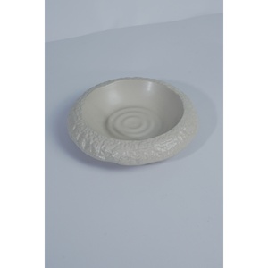 Assiettes en grès irrégulières en forme de feuille Agung, style Japandi, 8 pouces - Product Image 6