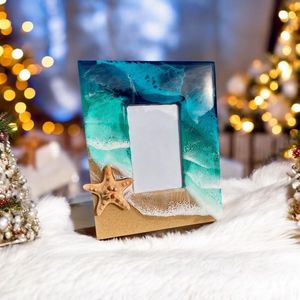 Cadre photo élégant en résine avec finition artisanale unique pour la décoration de maison de luxe - Product Image 2