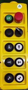 เครื่องควบคุมจี้ CMK 6ปุ่มโมเดล EOT Crane PLN IP65 440V 400A เกรดสูงตัวพลาสติก1NO1NC ทนทาน - Product Image 1
