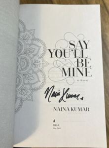 Dile que serás mía de Naina Kumar, libro en tapa blanda. Una novela romántica contemporánea y sentida sobre el amor, el destino y las segundas oportunidades. - Product Image 2