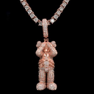 Pendentifs et breloques personnalisés en moissanite VVS style dessin animé, bijoux de luxe en or sertis de diamants, certifiés IGI, pour hommes - Product Image 6