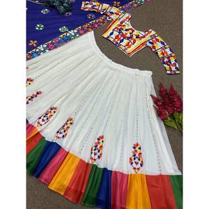 Lehenga choli กับเสื้อผ้าจีนแบบดั้งเดิมชุดปาร์ตี้ออกแบบโดยดีไซเนอร์ - Product Image 5