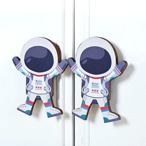 Tiradores y manijas artesanales modernos de madera de acacia con forma de astronauta para puertas, cajones, cómodas y armarios de guardería - Product Image 2