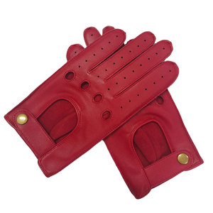 Gants de conduite en cuir sur mesure pour hommes, accessoires de mode automobile très demandés - Product Image 1