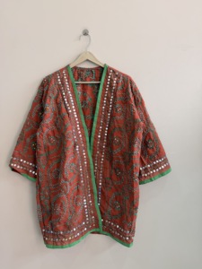 Chaqueta Kimono Corta Bordada Surtida con Estampado Floral - Product Image 4
