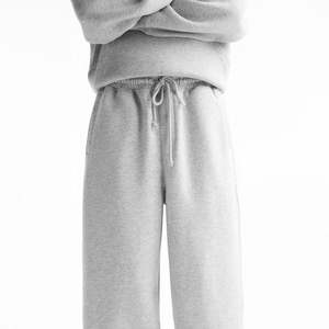 Ensemble de survêtement unisexe streetwear, pantalon de jogging et sweat à capuche oversize pour homme, en polyester et coton, effet délavé, impression personnalisée - Product Image 4