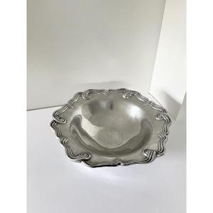Vintage Metal Serving Bowl With Scalloped Edge Handmade Fruits Bowl Tableware <b>Items</b> Snacks Cookie Bowl <b>Decoration</b> <b>For</b> Home <b>Items</b> - Product Image 1