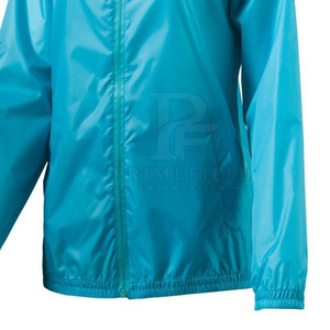 Impermeable con Capucha para Hombre de Nailon/Poliéster - Diseño Personalizado, Color Sólido, Transpirable, Ecológico y de Secado Rápido - Product Image 5