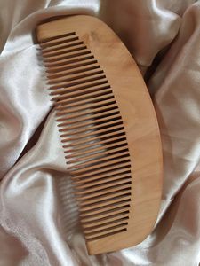 Approvisionnement direct d'usine de peignes à cheveux rustiques faits à la main en bois, peignes démêlants, outils de soin des cheveux, disponibles au prix de gros - Product Image 4