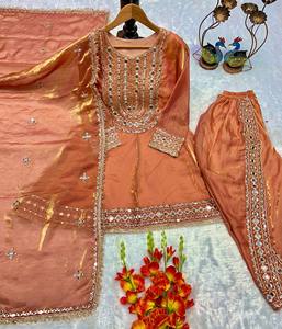 ชุดสัลวาร์ คามีซสำเร็จรูปสำหรับเทศกาลอีด รอมฎอน ปรับแต่งได้ ชุดสไตล์ปากีสถานพร้อมกางเกงทรงโดติ ชุดอินเดียดั้งเดิมประดับกระจกแท้ - Product Image 4