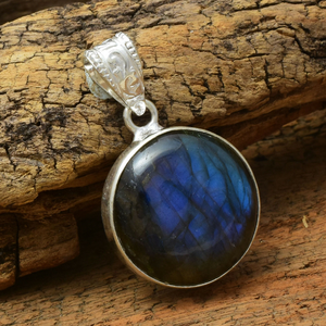 Colgante de Labradorita Azul Natural con Destello, Plata de Ley 925, Joyería de Piedra Preciosa con Destello Azul, Regalo para Ella - Product Image 1