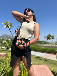 Nuevas pulseras de cuero de piel de vaca con estilo occidental, bolsos de mano diseñados para mujer, carteras con borlas de cuero con herramientas de Venta caliente - Product Image 3