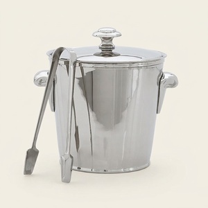 Cubo de hielo moderno de acero inoxidable con diseño acanalado y asas, elegante enfriador de vino y champán con acabado en níquel plateado para el hogar. - Product Image 2